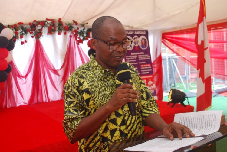 CANADIAN GATEWAY SCHOOLS, OKOTA, GRADUATES PIONEER STUDENTS IN GRAND STYLE