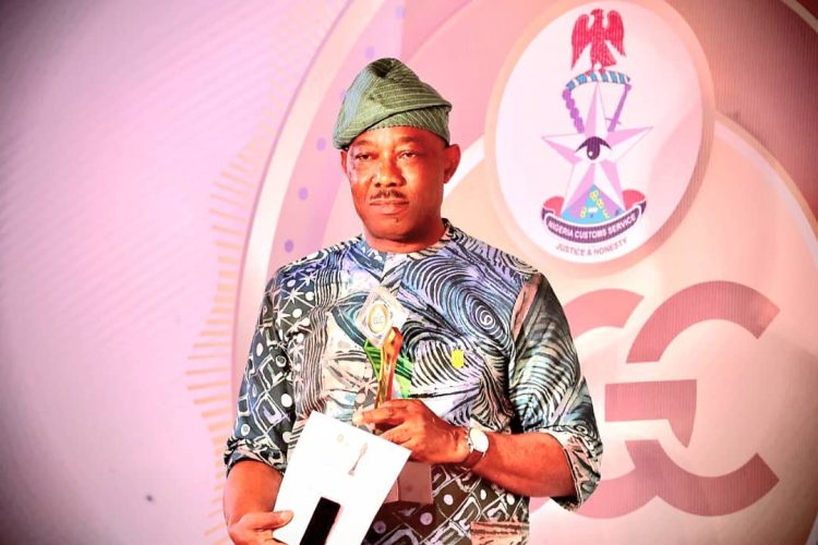 COMPT. DERA NNADI RECEIVES DOUBLE COMMENDATION AT CGC AWARD NIGHT